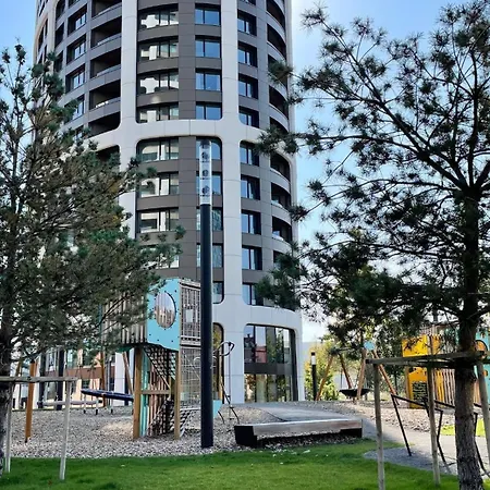 Sky Park - Luxury - Free Parking Apartment *