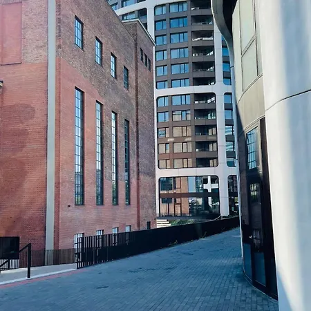 Sky Park - Luxury - Free Parking Apartment