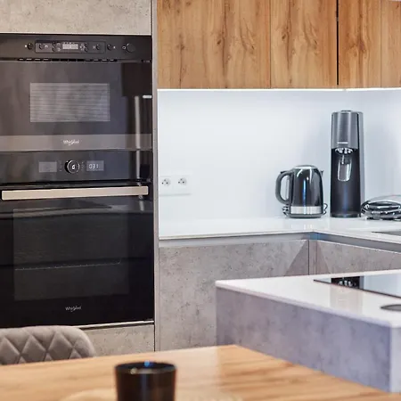 Sky Park - Luxury - Free Parking Apartman *