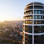 Sky Park - Luxury - Free Parking Apartment *